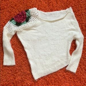 Flower swings sweater